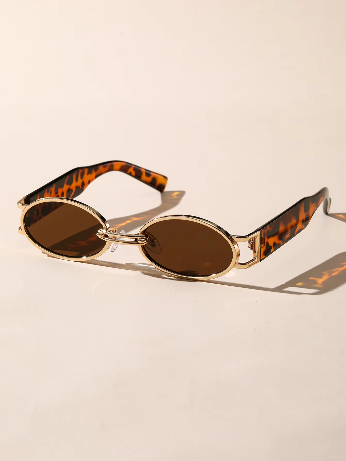 1PC Unisex Plastic Fashion Ova - Men Fashion Photography recensione e prezzo