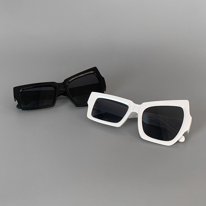 New Vintage Man Irregular Sung - Men Fashion Photography recensione e prezzo