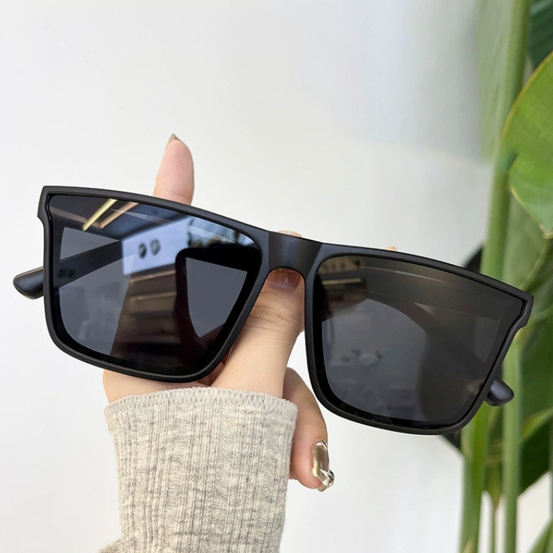 Handsome and Fashionable Glass - Men Fashion Photography recensione e prezzo
